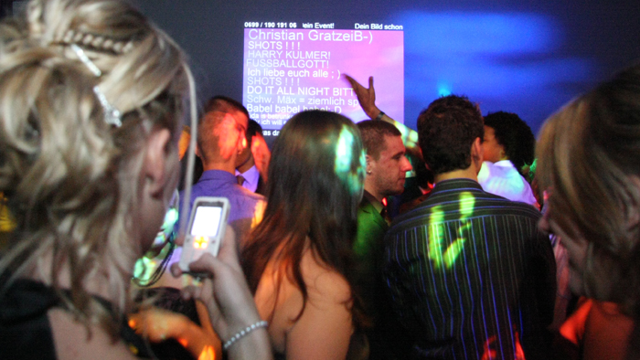 Die Chatwall auf Partys in Diskotheken und Clubs